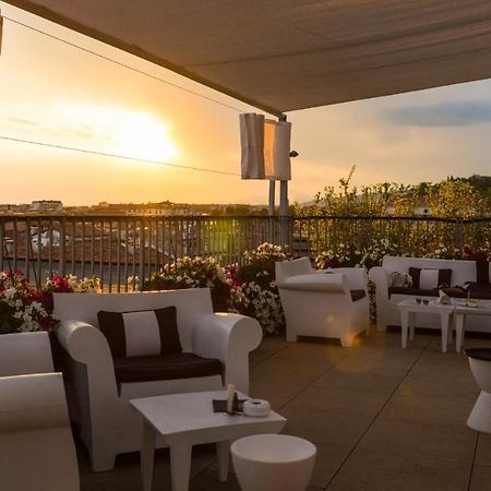 Due Torri Hotel Verona Bagian luar foto