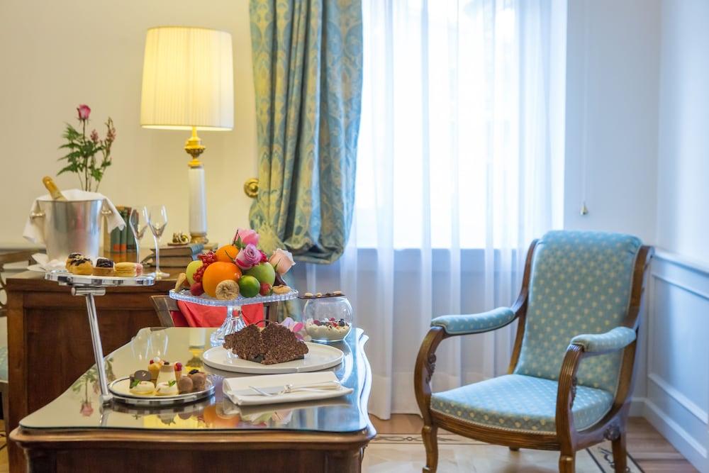Due Torri Hotel Verona Bagian luar foto