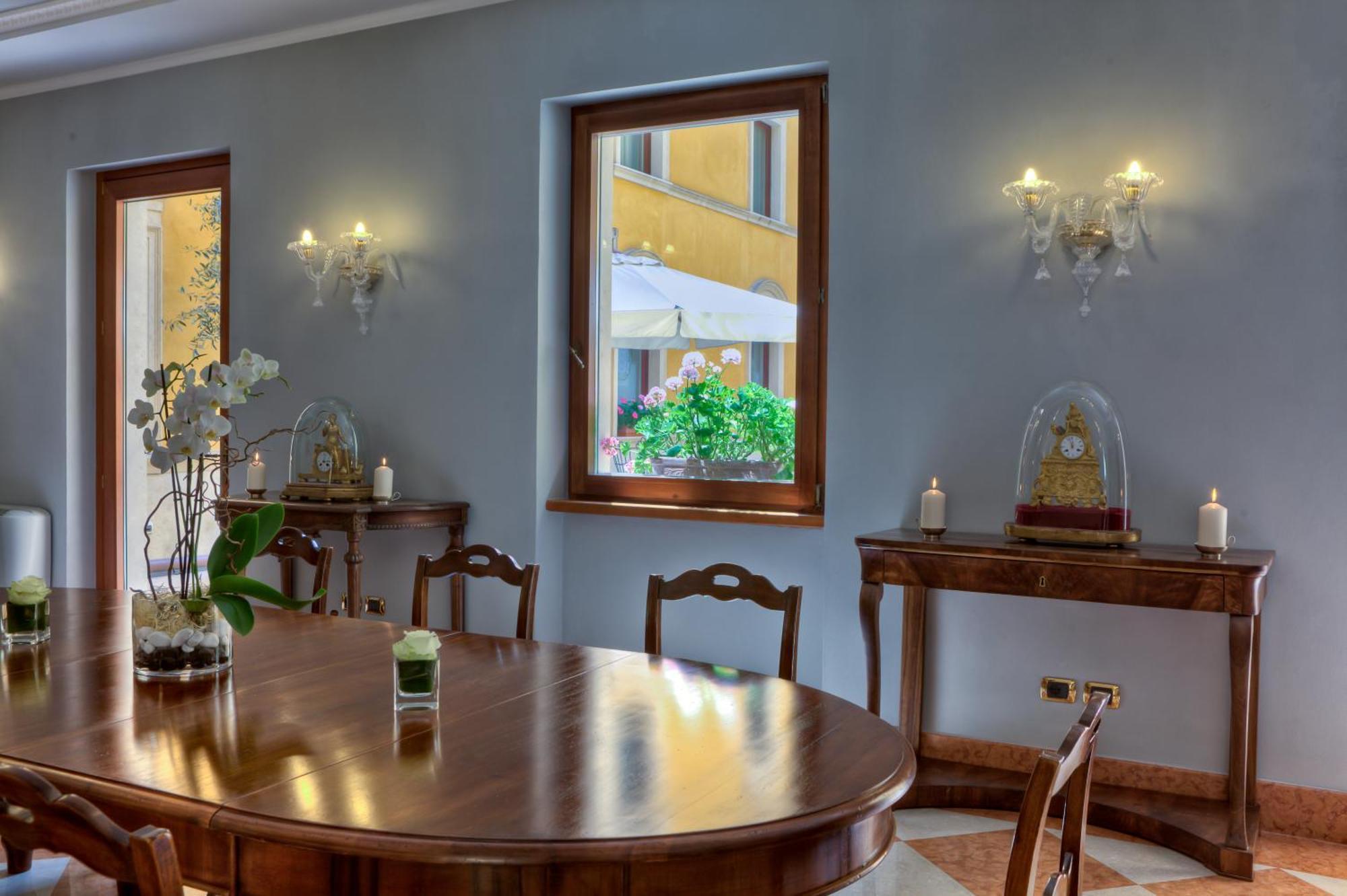 Due Torri Hotel Verona Bagian luar foto