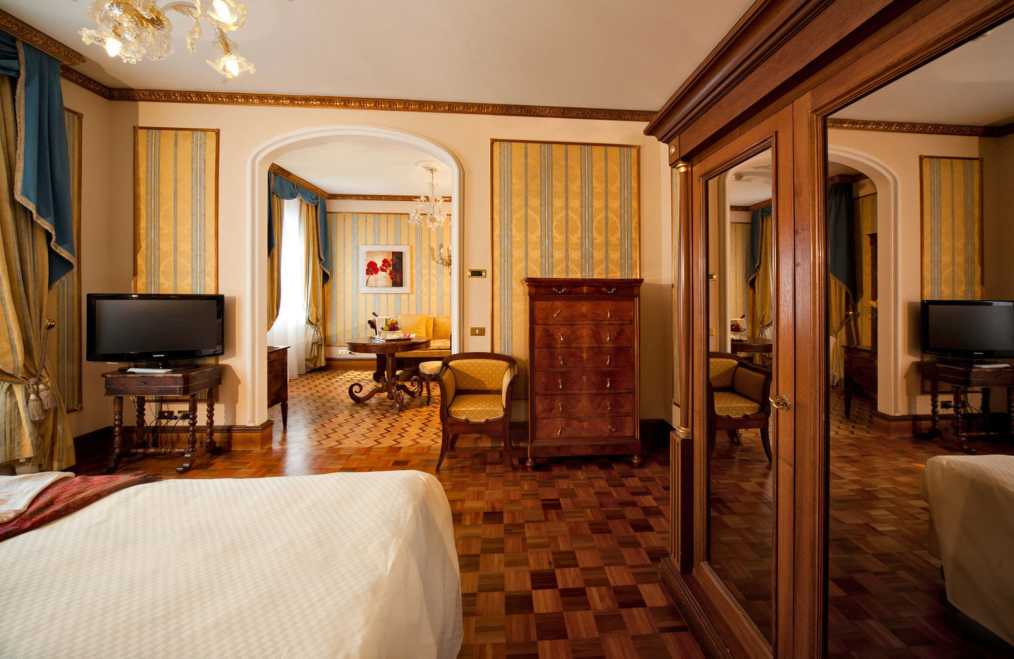 Due Torri Hotel Verona Bagian luar foto