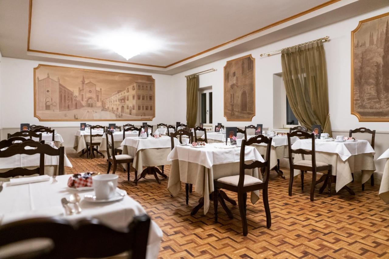 Due Torri Hotel Verona Bagian luar foto